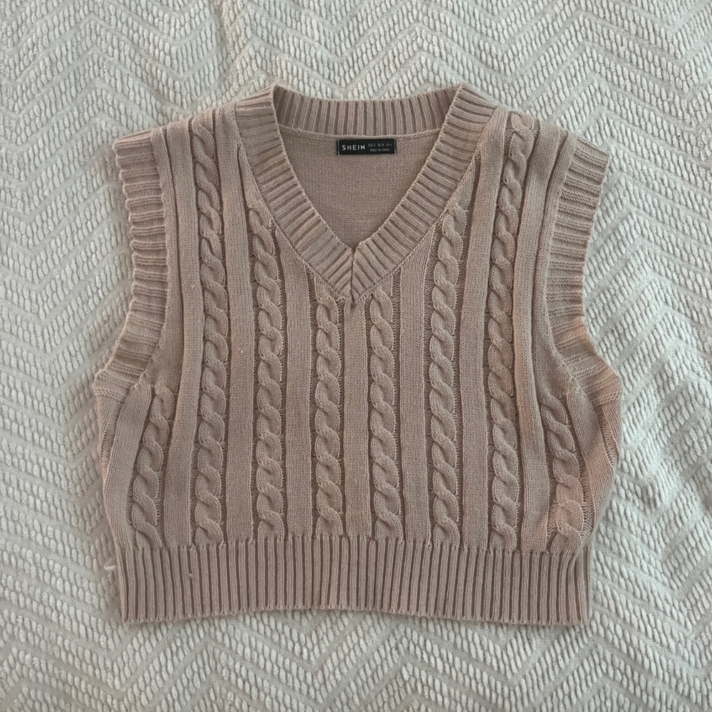Cropped Cable Knit Sweater Vest